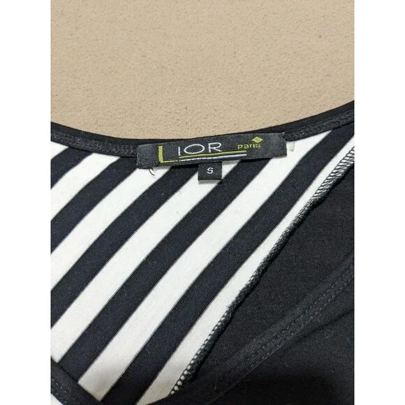 Lior Paris Black & White Stripes, Geometric Pattern Tunic with V-Neck Collar SM - Picture 2 of 10